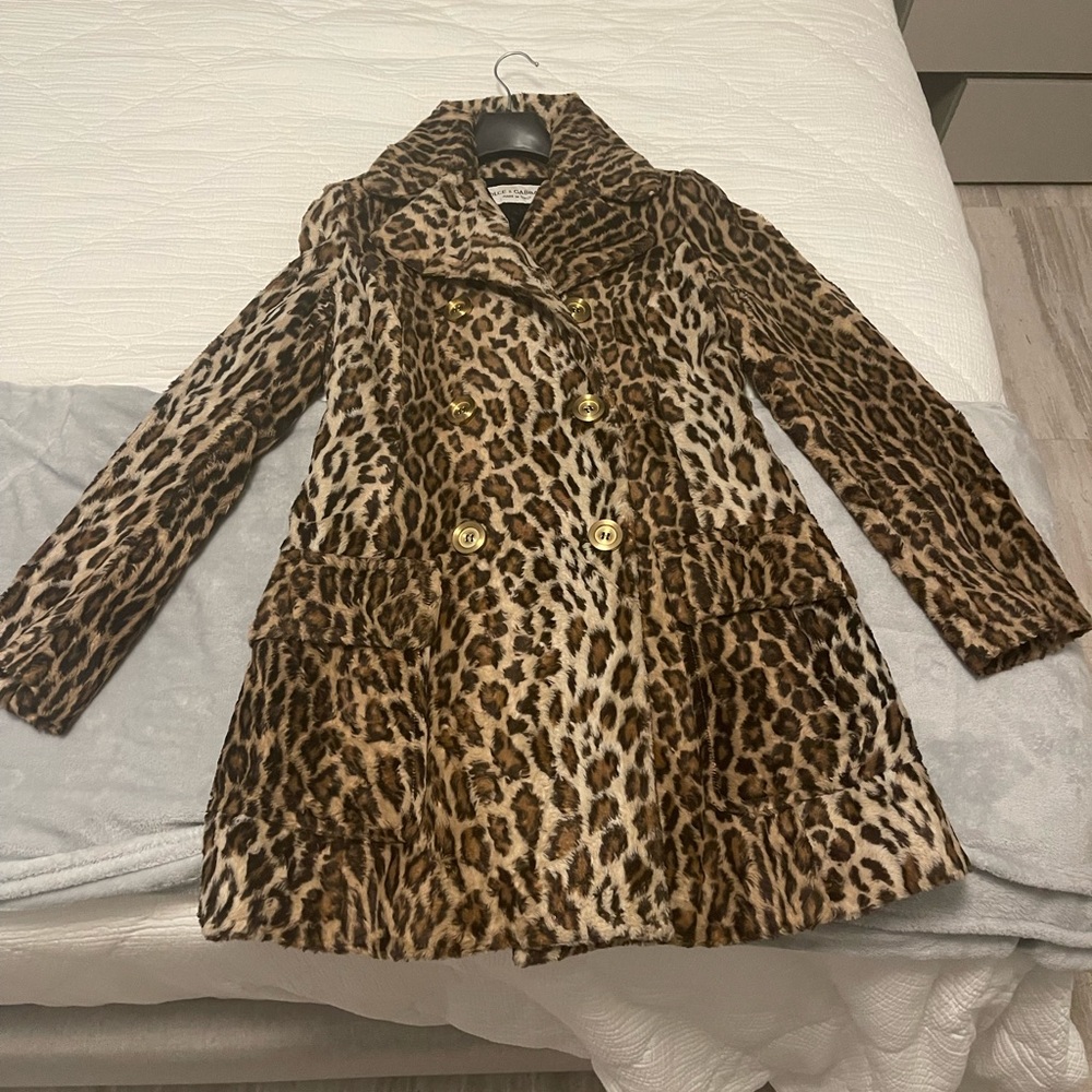 Dolce and Gabbana size 42 faux leopard insulated coat